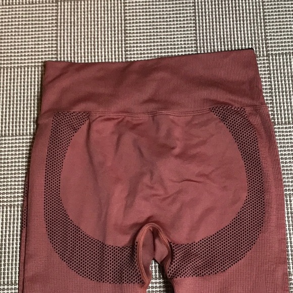 Pink Active Legging 😻😻😻💃🏽💃🏽💃🏽 - Picture 3 of 4